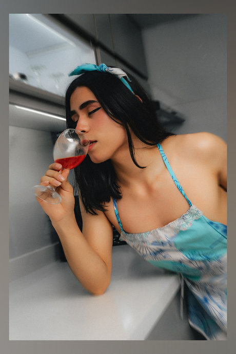 Michell Zi model adult image