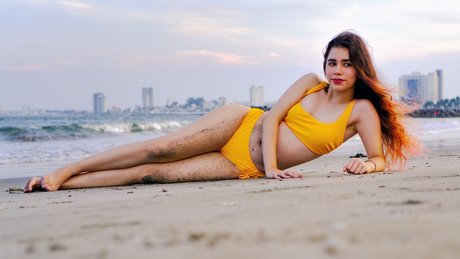 Minni Minita art actress galleries