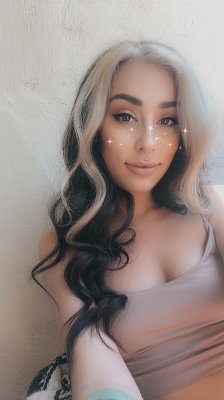 Mina Minks_ model pretty gallery