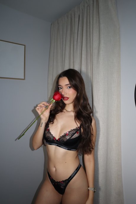 Mirka Daniela model erotic photo