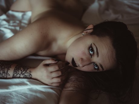 Miranda Darling pornstar naked pic