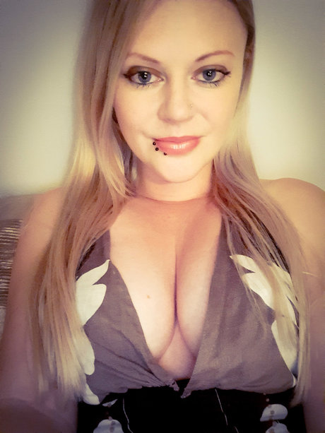 Scarlett Smith sexy model galleries
