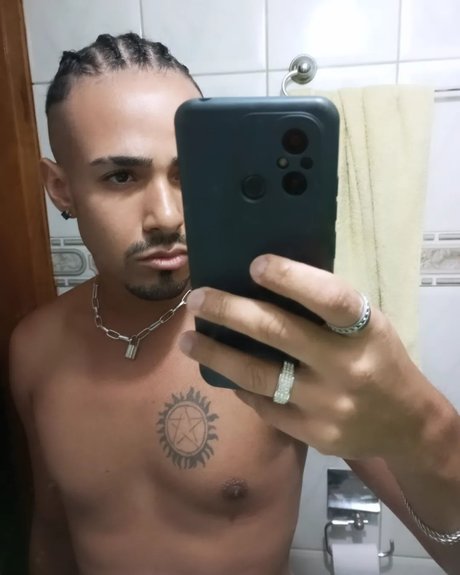 JhowBB hot star photo