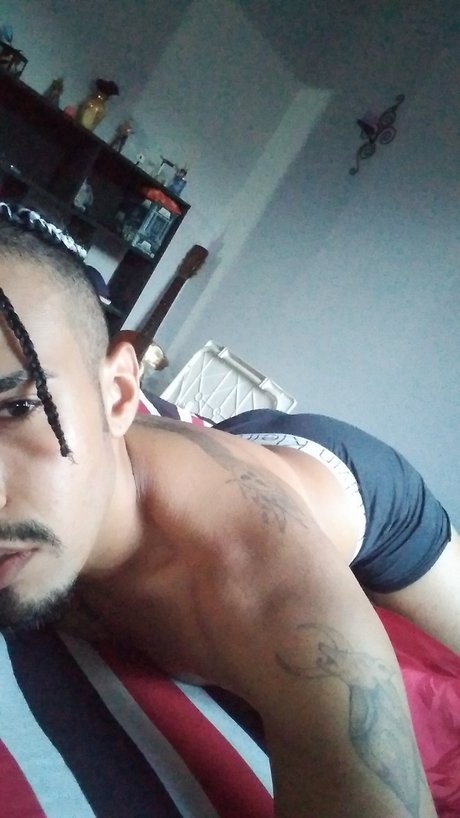 JhowBB xxx pornstar photo