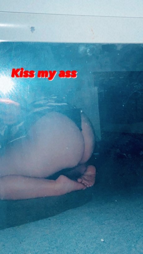 H O N E Y_ model adult pictures