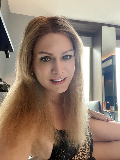 monisavanboc model porn pictures