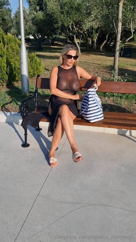 Moniqa estrella porno atractiva fotos