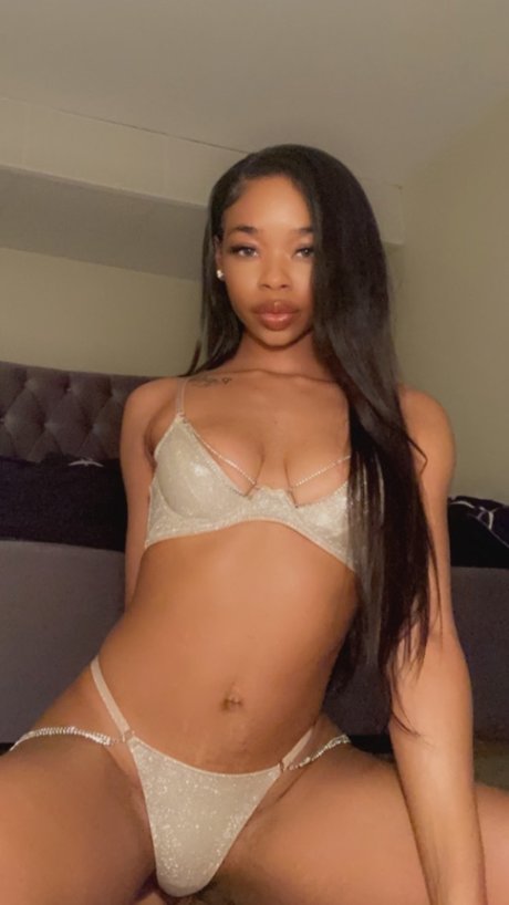 DaSweetestHoney model nude img