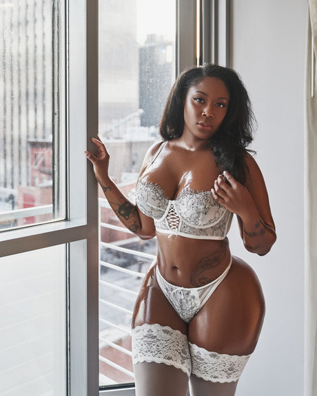Charlotte Lavish VIP model hot photos