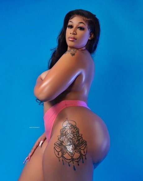 Babyhollywood estrella desnuda imagen