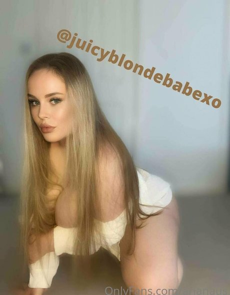 arianaus actrice pornographique photos