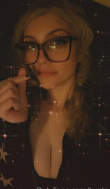 kyats actriz atractiva imagen