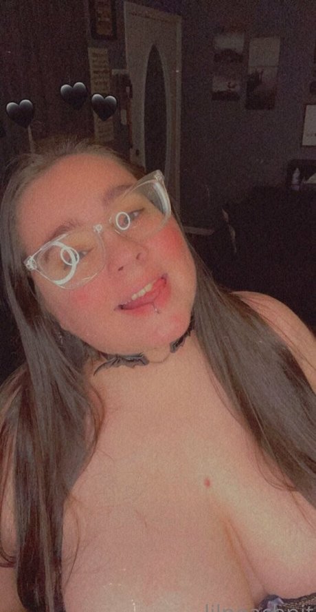 lilpeachpit model exclusive photos
