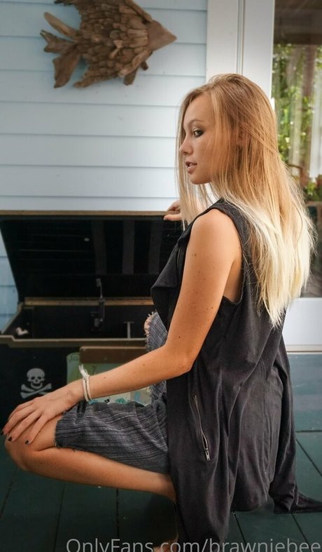 Brawniebee pornstar free picture