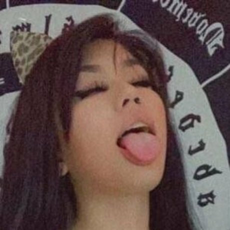 valerialuna estrella caliente archivo