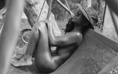 iwanthazelgrace nude model pictures