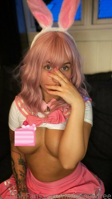 malynpewfree modèle gratuit des photos