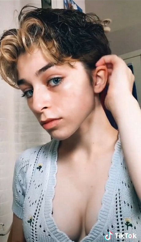 graceful addison estrella caliente foto