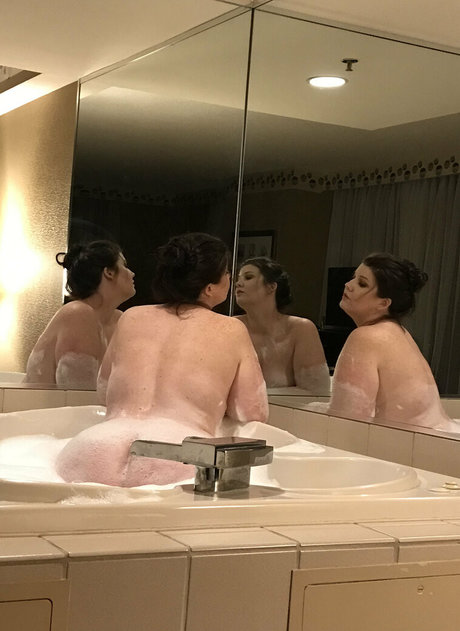 shemale handjob onlyfans porn pictures