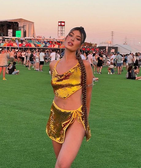 Sara Fructuoso star du porno en haute qualité images