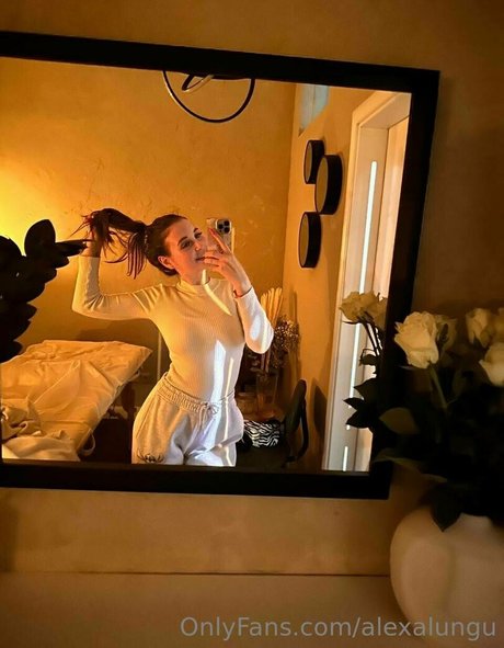 alexalungu modèle sympa image