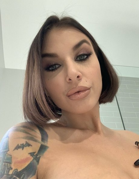 itsivylebelle star du porno chaude image