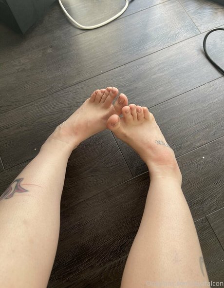 leyafalcon star naked picture