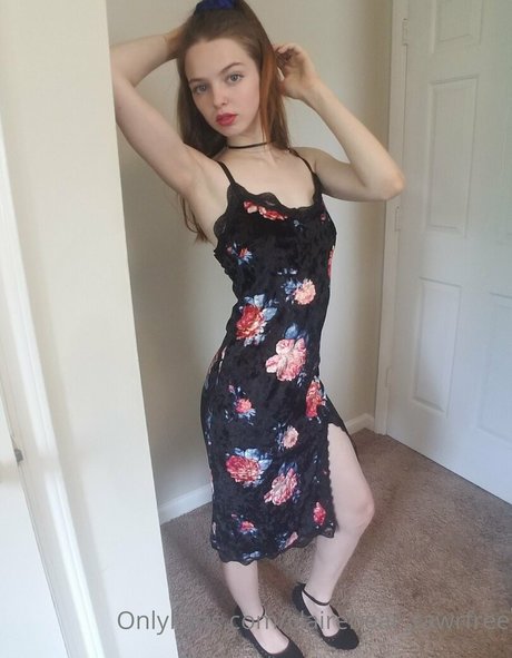 clairebear rawrfree modelo hermosa fotos