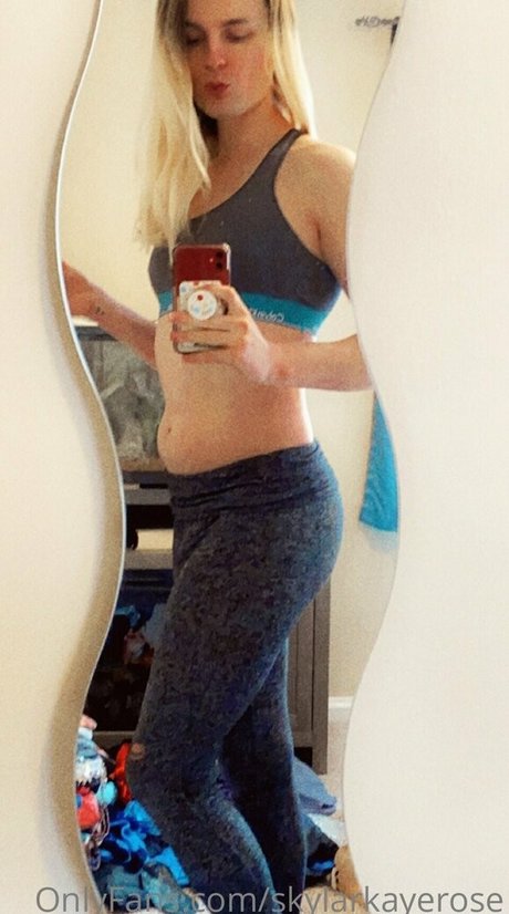 skylarkayerose modelo porno foto