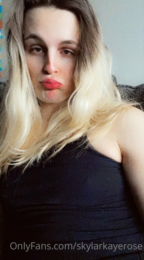 skylarkayerose modèle xxx galeries