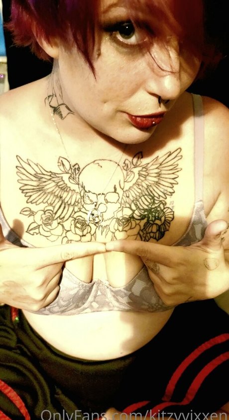 kitzyvixxen model pornographic photo
