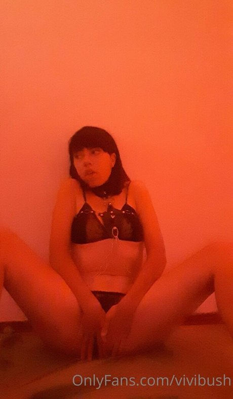 vivibush modelo porno foto