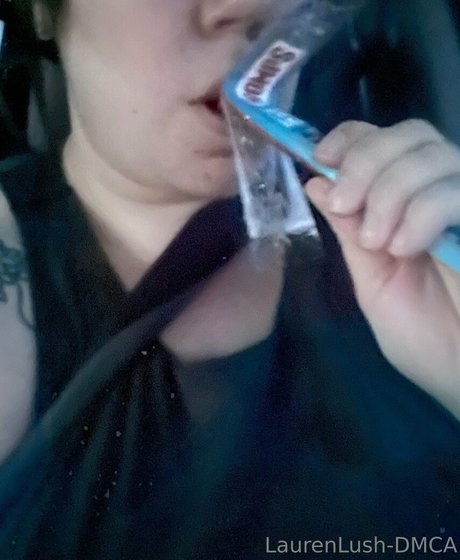 lush lauren estrella desnuda imagen