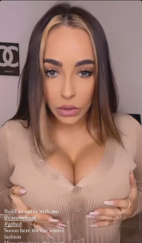 Stephanie Davis modèle sexy img