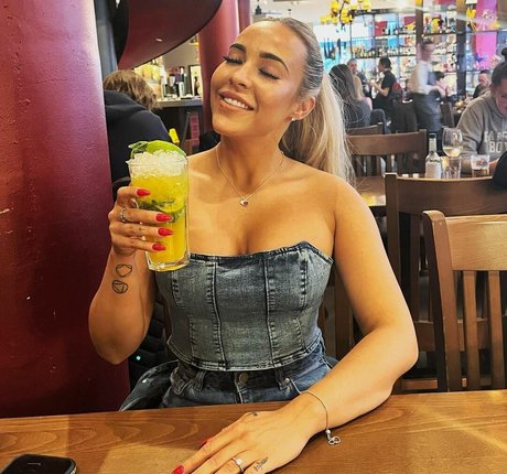 Stephanie Davis pornstar nudes picture