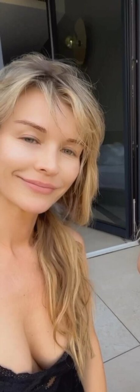 Joanna Krupa modelo superior imágenes