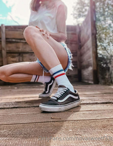 novasweetf33t estrella desnuda foto