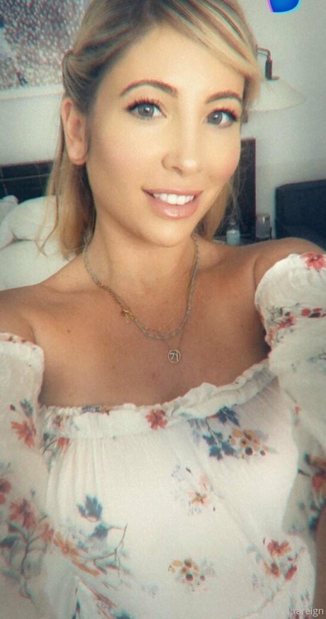 tashareign model pretty photo