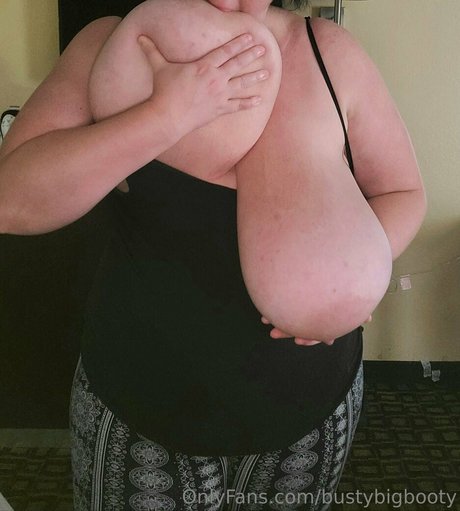 bustybigbooty estrella de alta calidad fotos
