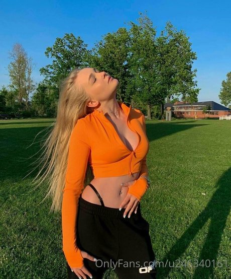 haileycherry top star gallery