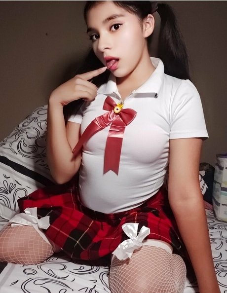 emilipetitefree actrice sexy images