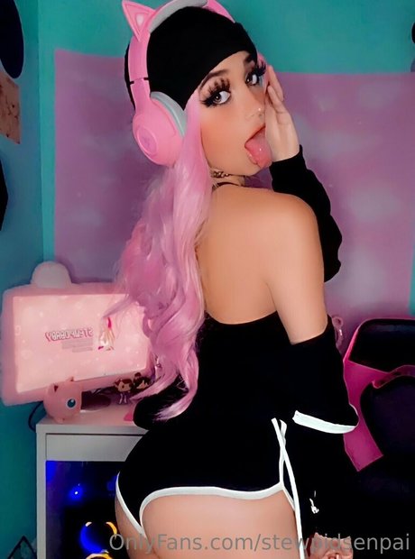 stewpidsenpai model hot image