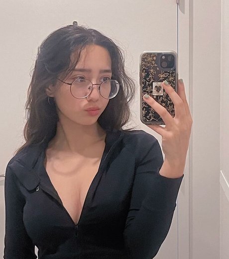 Sabrina Pezeshkian star du porno de haute qualité archive