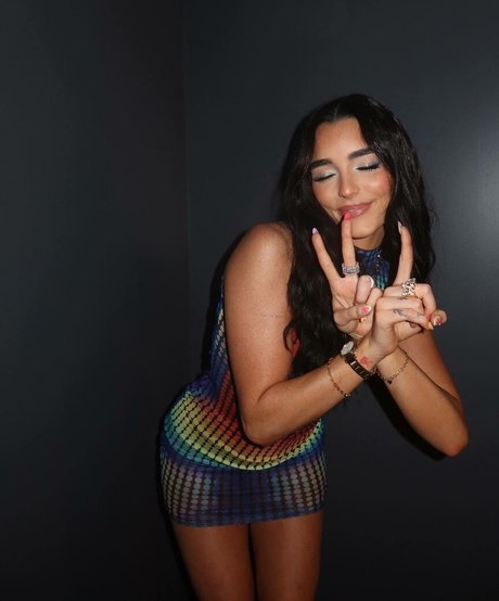 Indiana Massara étoile chaude img