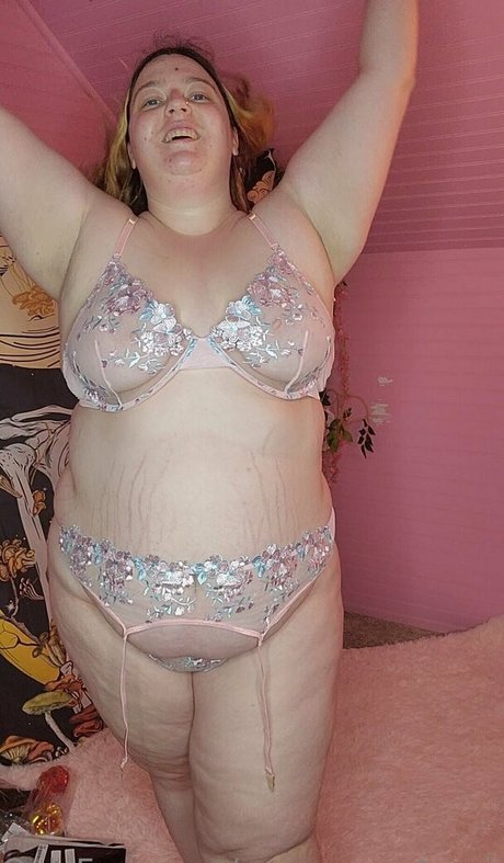 curvymonstergirlfree jolie étoile image