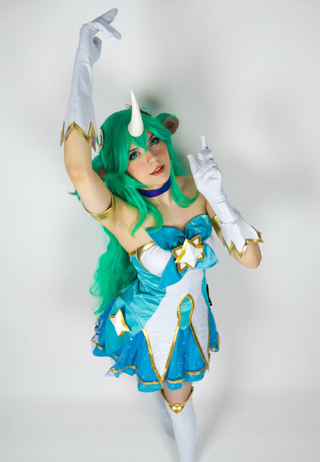 Meggii Cosplay estrella caliente imágenes