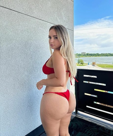 mannequin asiatique onlyfans belle haute qualité photos