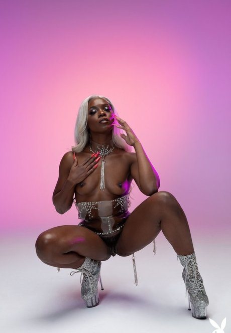 Ana Foxxx modelo caliente fotos