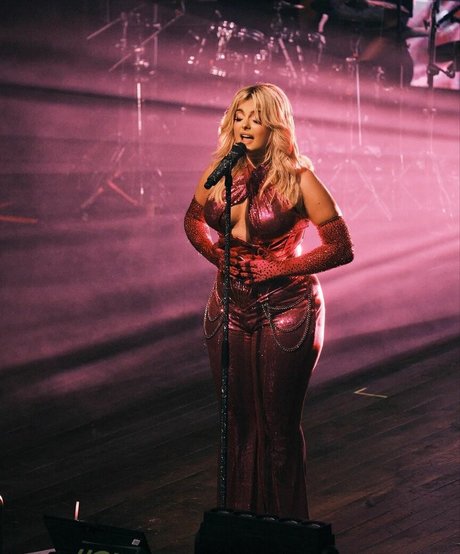 Bebe Rexha star du porno belle img