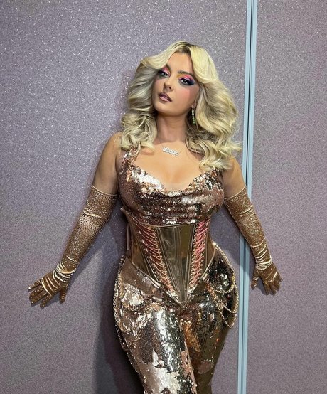 Bebe Rexha estrella galería
